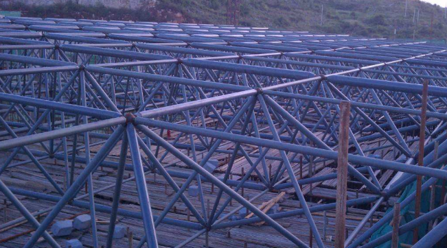 四平概述网架加工中对钢材的质量的过细恳求